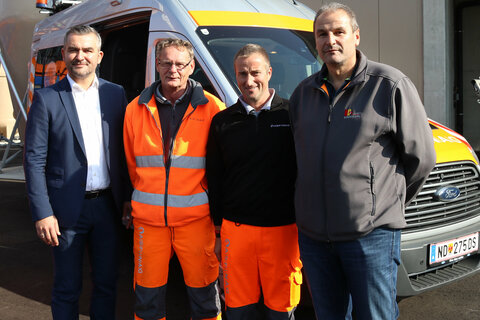 Landesrat Heinrich Dorner besichtigte mit Mitarbeitern der Autobahnmeisterei Parndorf ihren künftigen Arbeitsplatz in Bruck.