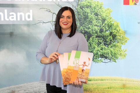 Umweltlandesrätin Mag. Astrid Eisenkopf präsentierte die zehn Themenfelder und 75 Maßnahmen umfassende Klima- und Energiestrategie.