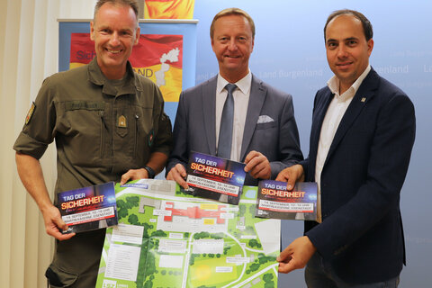 Militärkommandant Brigadier Gernot Gasser, Landeshauptmann-Stellvertreter Johann Tschürtz und Christian Spuller, Geschäftsführer der Landessicherheitszentrale Burgenland.