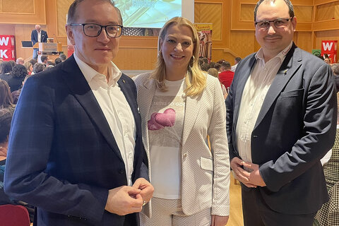 Landesrätin Daniela Winkler mit BBV-Obmann Peter Reichstädter und Márton Ilyés, BBV (Archivfoto)