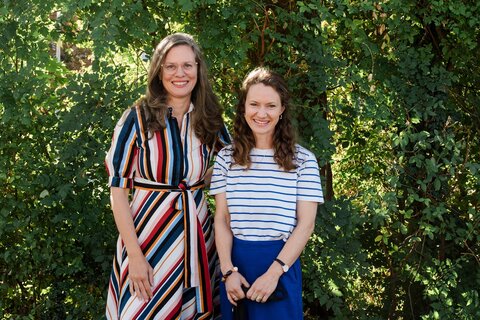 Landeshauptmann-Stellvertreterin Anja Haider-Wallner (links im Bild) mit der neuen Tierschutzombudsfrau Amelie Göschl.