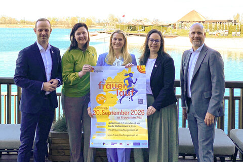 Landesrätin Mag.a (FH) Daniela Winkler freut sich gemeinsam mit dem Team der St. Martins Therme und Lodge, Geschäftsführer Martin Adelwöhrer und den Resident Managerinnen Elke Schmelzer und Daniela Fritz, sowie Bürgermeister Mag. Hannes Schmid auf den 13. Burgenländischen Frauenlauf, der zum dritten Mal in Frauenkirchen stattfindet. Foto St. Martins Therme und Lodge