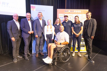 Bernhard Fenz, Obmann-Stv. Sportpool Burgenland, Landeshauptmann Hans Peter Doskozil, Sportlandesrat Heinrich Dorner, Charlize Mörz, Tanja Frank, Michael Meier (vorne) Valentin Bontus, Lorena Abicht und Thomas Trukesitz, Obmann Sportpool Burgenland