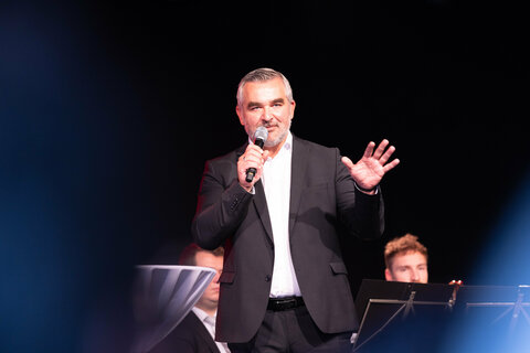 Landesrat Heinrich Dorner bei seiner Rede in Stoob.