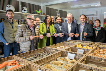 Landeshauptmann-Stellvertreterin Astrid Eisenkopf und Bürgermeister Thomas Steiner eröffneten den SB-Bauernladen in Eisenstadt.