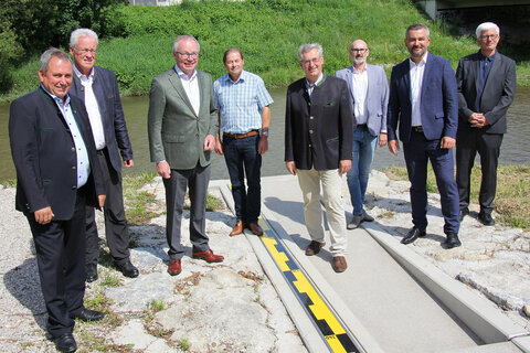 Mit der Freischaltung durch Niederösterreichs LH-Stellvertreter Stephan Pernkopf, DI Franz Higer, Hydrologie Niederösterreich, und Landesrat Heinrich Dorner wurde der Betrieb des neu entwickelten Hochwasserprognosesystems für die Leitha offiziell gestartet