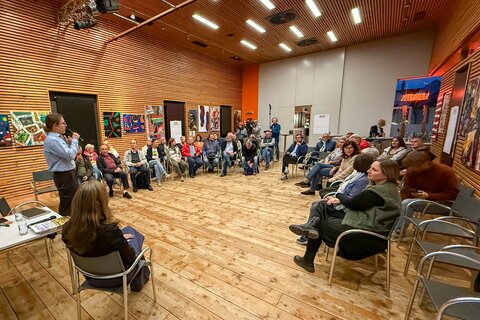 Großes Interesse beim Auftakt der “Anja antwortet!”-Dialogtour in Neusiedl am See