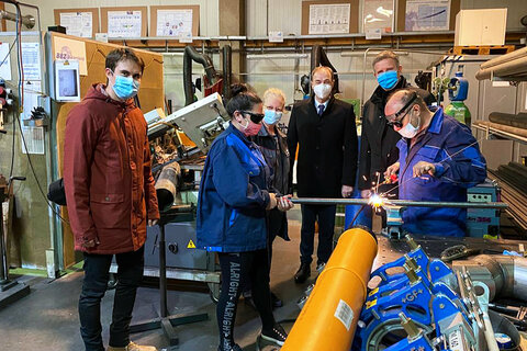 Landesrat Leonhard Schneemann zu Besuch im „Bildung und Beschäftigungszentrum Burgenland – Rudersdorf“ (BBZ Rudersdorf), wo seit Kurzem Arbeitslosen im Südburgenland - vor allem im Bezirk Jennersdorf – grundlegende technische und gewerbliche Fähigkeiten vermittelt werden