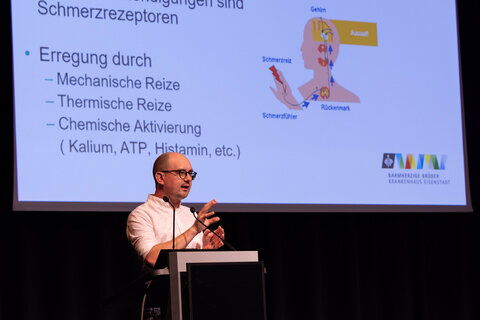 Dr. Martin Nehrer vom Krankenhaus der Barmherzigen Brüder Eisenstadt sprach über das Thema „Schmerzen – Was tun?“