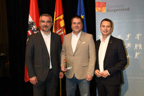 Landtagspräsident Robert Hergovich und Sportlandesrat Heinrich Dorner gratulierten den dreifachen Europameister im Sportschießen Gerald Reiter