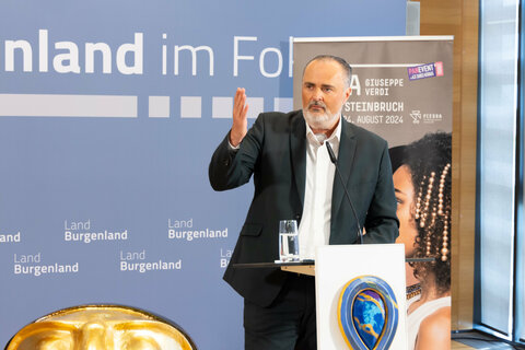 Landeshauptmann Hans Peter Doskozil bei der Pressekonferenz „Oper im Steinbruch: Esterhazy und Land Burgenland verstärken Kooperation“.