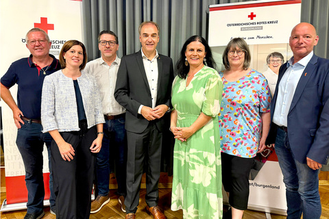 Soziallandesrat Dr. Leonhard Schneemann präsentierte die Aufteilung der neuen Pflegeregion rund um den Hauptstützpunkt Kobersdorf.
