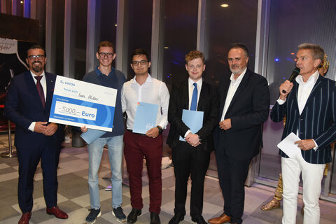 Die 3 ersten mit Landeshauptmann Hans Peter Doskozil sowie Sponsor Herbert Kaiser von Uniqa.