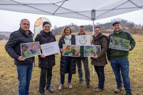 Günter Schmidt, Bürgermeister der Marktgemeinde Rohrbach bei Mattersburg, Gerald Hüller, Bürgermeister von Marz und Obmann-Stellvertreter des Naturparks, Landeshauptmann-Stellvertreterin Anja Haider-Wallner, Kurt Fischer, Obmann des Naturparks Rosalia-Kogelberg, Marlene Hrabanek-Bunyai, Geschäftsführerin des Naturparks Rosalia-Kogelberg und Julian Dorfmeister, Landwirtschaftlicher Leiter des Naturpark Rosalia-Kogelberg