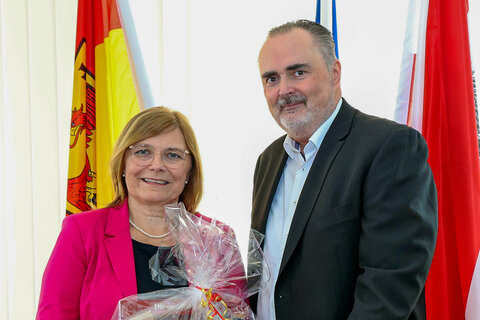 Landeshauptmann Hans Peter Doskozil verabschiedete Gruppenvorständin Sonja Windisch.