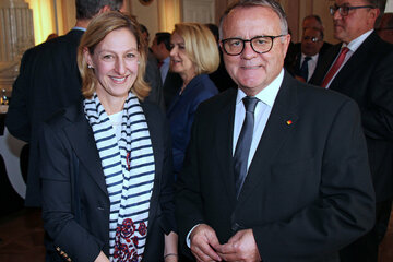 Landeshauptmann Hans Niessl mit Dr. Elisabeth Kornfeind, Botschafterin der Republik Österreich im Königreich Belgien