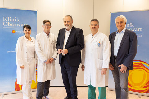 Veronika Matzi (Ärztliche Direktorin Klinik Oberwart), Wolfgang Dietl (Herzchirurg), Landeshauptmann Hans Peter Doskozil, Andreas Ochsenhofer (Primar Abteilung Innere Medizin, Klinik Oberwart) undStephan Kriwanek (Medizinischer Geschäftsführer Gesundheit Burgenland) (v.l.).