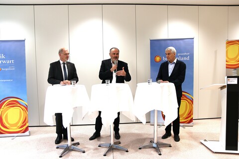 Mag. Franz Öller, kaufmännischer Geschäftsführer der Gesundheit Burgenland, Landeshauptmann Hans Peter Doskozil und Univ.-Prof. Dr. Stephan Kriwanek, medizinischer Geschäftsführer der Gesundheit Burgenland.