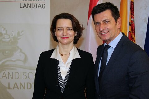 Slowenische Botschafterin Ksenija Skrilec mit dem burgenländischen Landtagspräsidenten Christian Illedits
