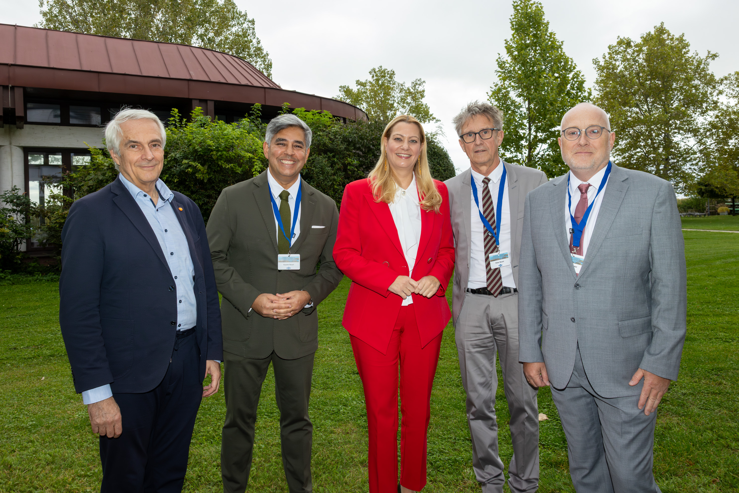 Landesrätin Mag.a (FH) Daniela Winkler (2.v.r.) mit Gesundheit Burgenland-Geschäftsführer Universitäts-Professor Dr. Stephan Kriwanek, Professor Dr. Kazem Nouri, Oberarzt Dr. Peter Bauer und Professor Dr. Michael Sator (v.l.) bei der Medizinischen Jahrestagung rund um Kinderwunsch.