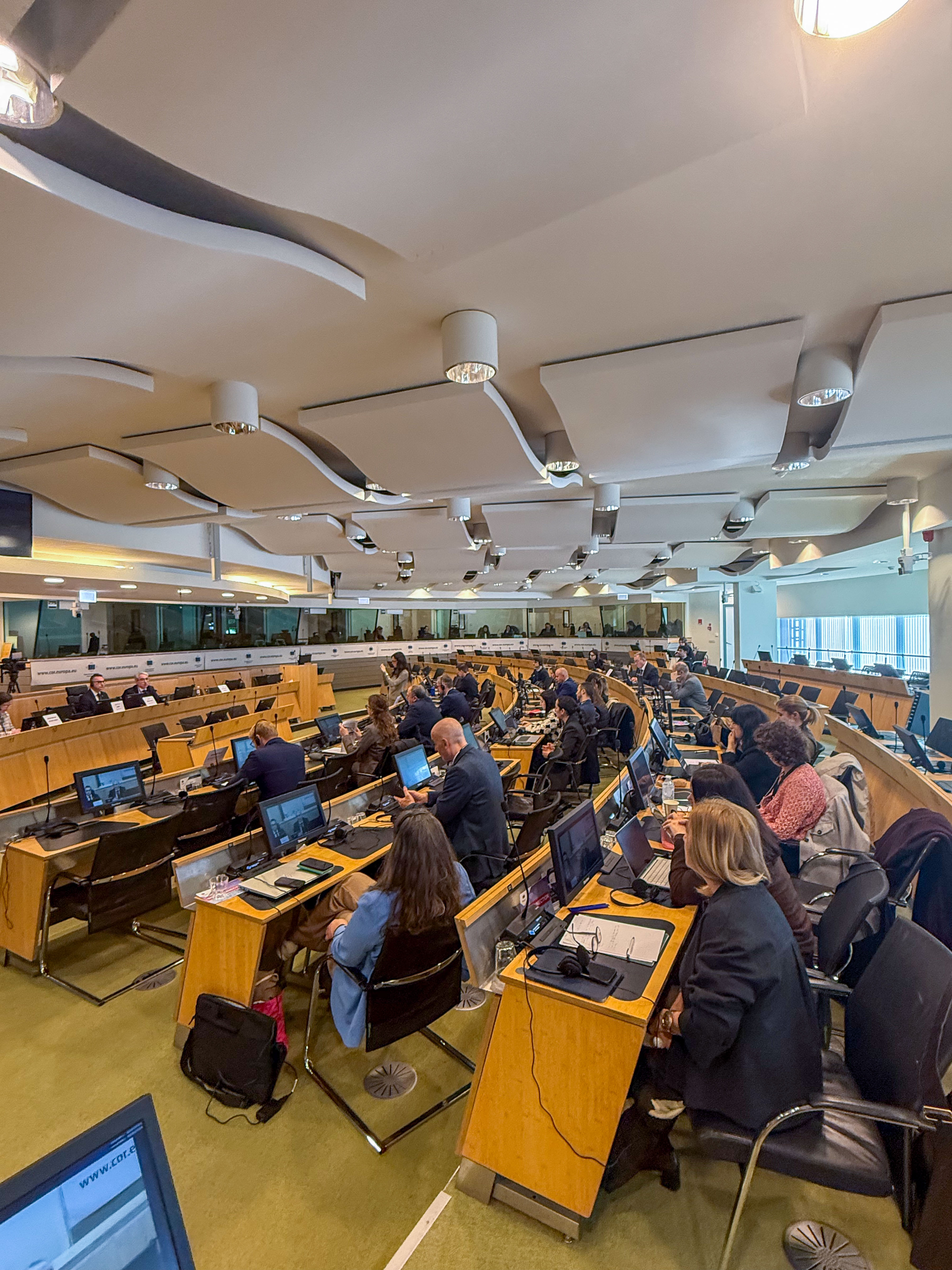 4. Sitzung WINE Intergroup unter dem Vorsitz des burgenländischen Regierungskoordinators und AdR-Mitglieds Robert Hergovich.