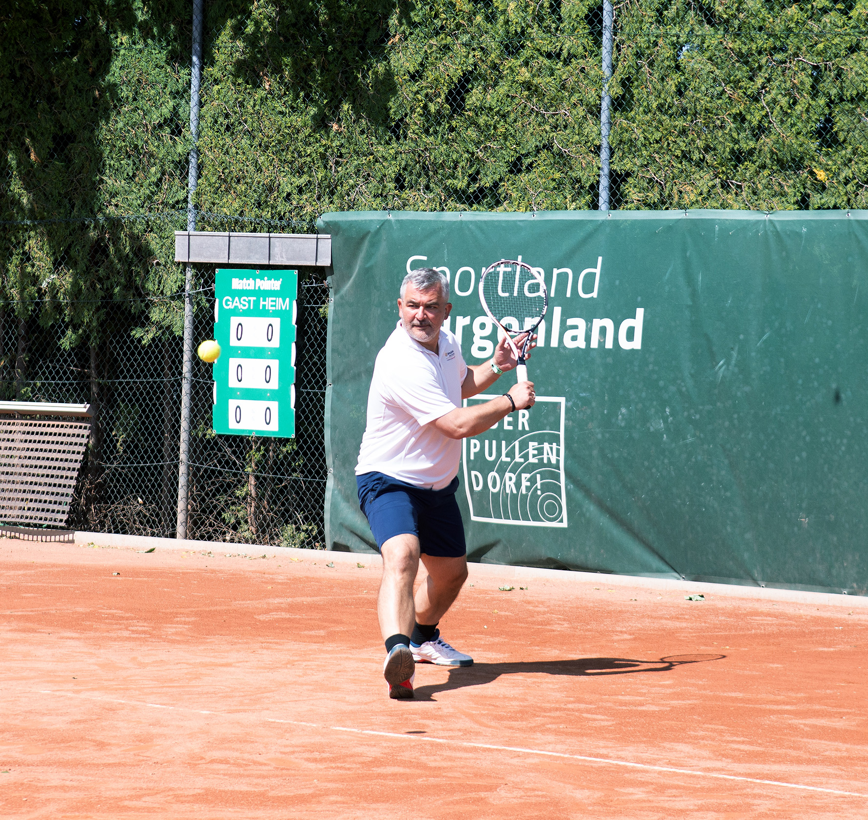 Sportlandesrat Heinrich Dorner in Action.