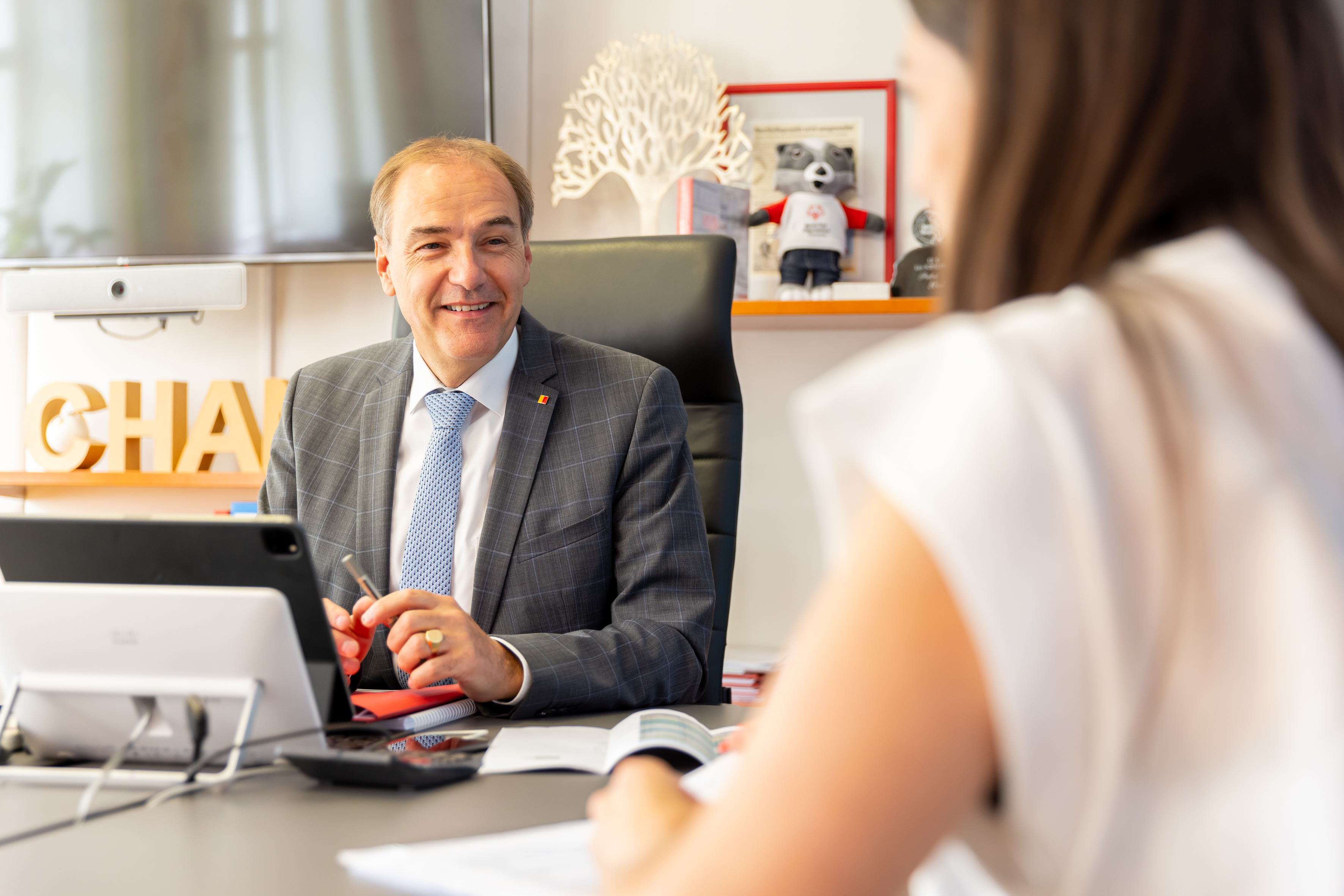 Porträt Wirtschaftslandesrat Dr. Leonhard Schneemann